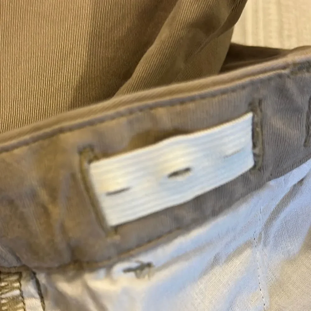 Vineyard Vines Boys Adjustable Waist Tan Shorts - Size 16